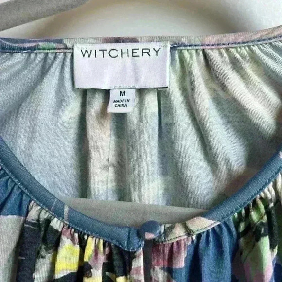 Witchery (Australian) blue floral long sleeve blouse - Picture 2 of 4